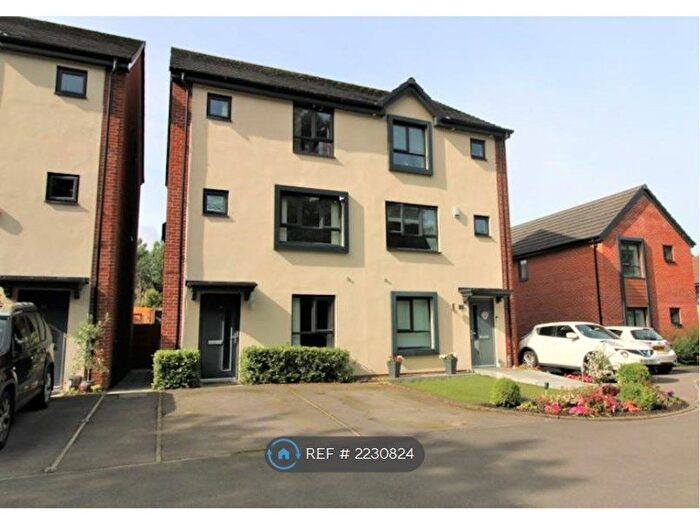 4 Bedroom Semi-Detached House To Rent In Knott Mill Way, Castlefields, Runcorn, WA7