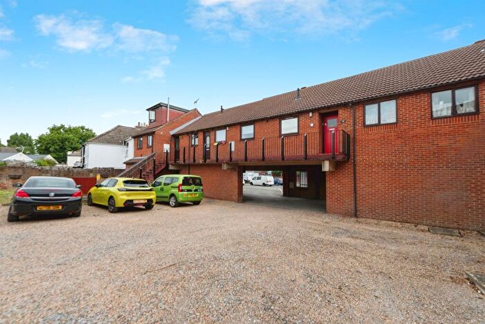 2 Bedroom Flat For Sale In St Georges Court, Fareham, PO16