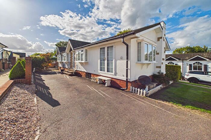3 Bedroom Park Home For Sale In Upper Farm, Boxhill, KT20