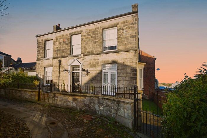 4 Bedroom Link Detached House For Sale In Berrys Avenue, Knaresborough, North Yorkshire, HG5