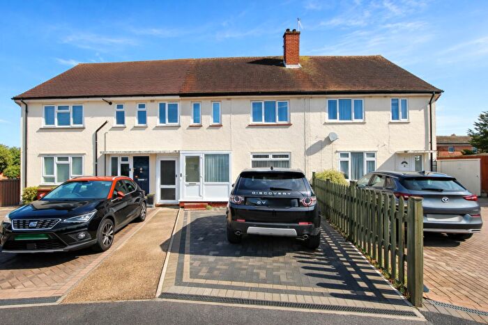 3 Bedroom Terraced House For Sale In Mallinson Road, Beddington, CR0