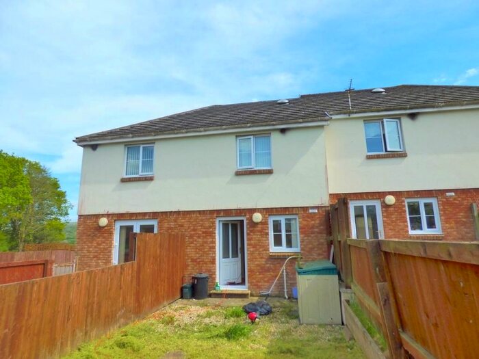 2 Bedroom Property To Rent In Parc Gwernon, Tycroes, Ammanford, SA18