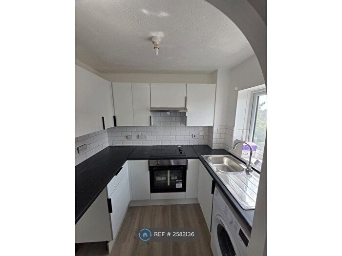 1 Bedroom Flat To Rent In Bell House, Dagenham, RM10