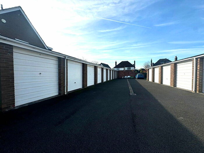 2 Bedroom Flat To Rent In Croxton Court, Park Crescent, PR9