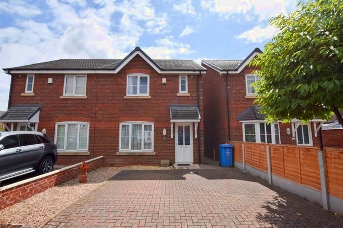 3 Bedroom Semi-Detached House To Rent In Dawson Road, Altrincham, WA14