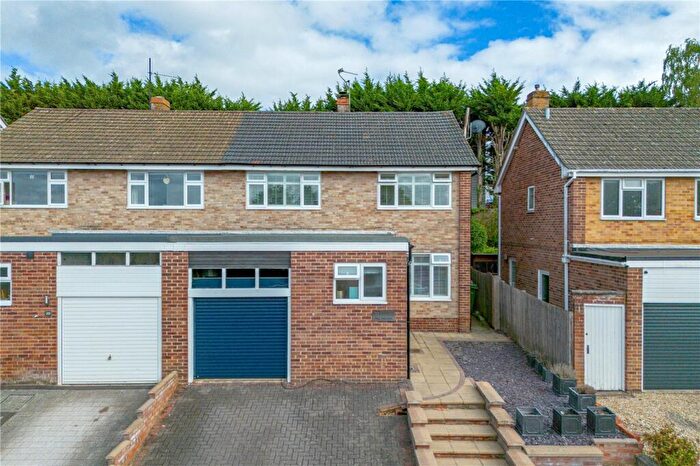 3 Bedroom Semi-Detached House For Sale In Pear Tree Lane, Newbury, Berkshire, RG14