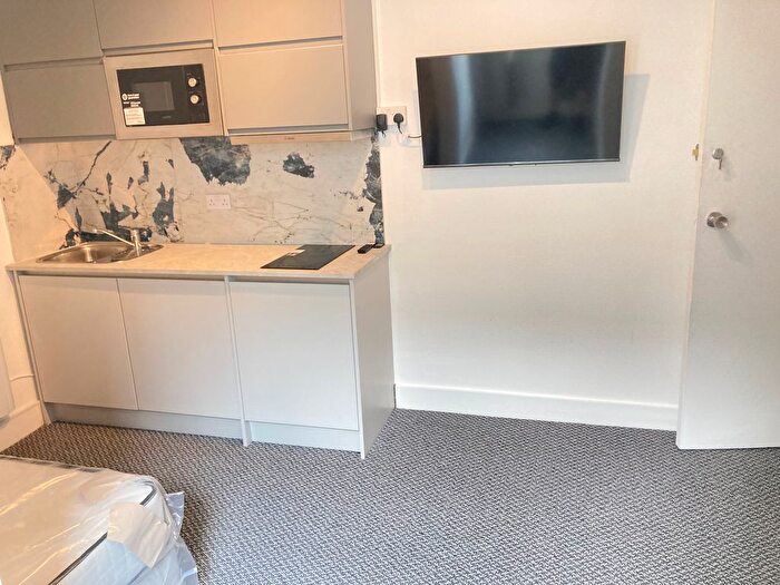 Studio To Rent In Very Near Ealing Broadway Central Area, Ealing Broadway, W5