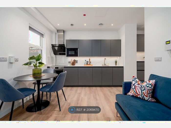 3 Bedroom Flat To Rent In Park Street, Bristol, BS1