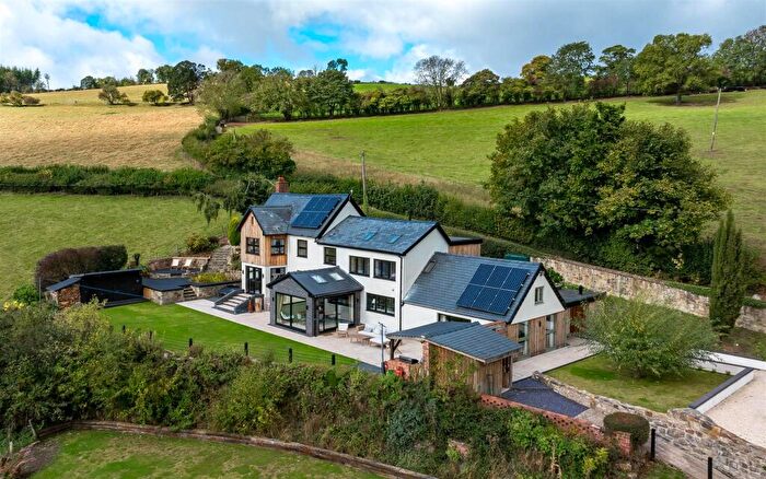 5 Bedroom Detached House For Sale In Fron Isaf, Chirk, Wrexham, LL14