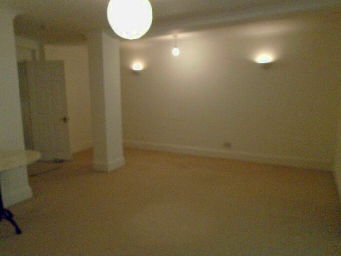 Flat To Rent In New Steine Mansions, Devonshire Place, Brighton, BN2