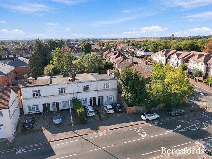1 Bedroom Maisonette For Sale In Collier Row Road, Romford, RM5