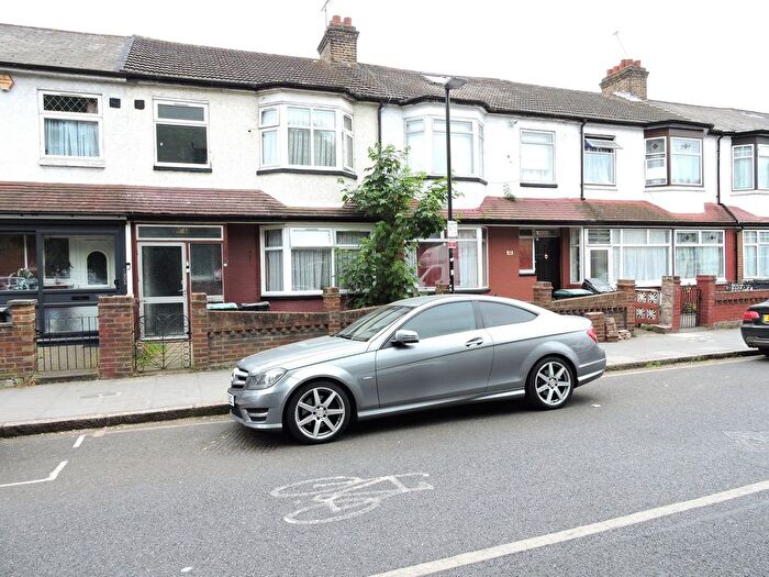 3 Bedroom Terraced House For Sale In Park Lane, Tottenham, London, N17