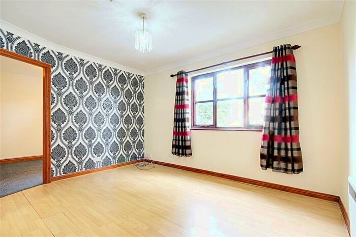 1 Bedroom Flat To Rent In Hickory Close, Edmonton, London, N9