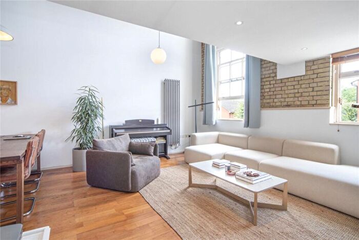 2 Bedroom Apartment To Rent In Clark Street, Stepney Green, London, E1