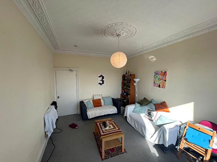 3 Bedroom Flat To Rent In Viewforth, Edinburgh, EH10