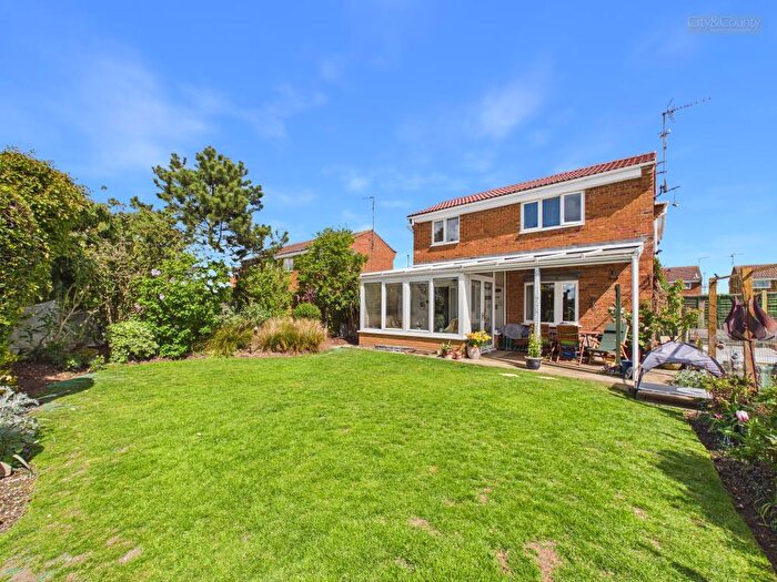 2 Bedroom Semi-Detached House For Sale In Hawkshead Way, Peterborough, PE4