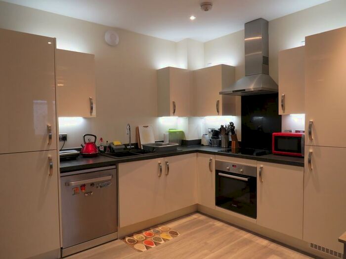 2 Bedroom Flat To Rent In Mallard Close, Southam, CV47