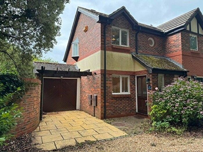 2 Bedroom Property To Rent In Boakes Place, Southampton, SO40