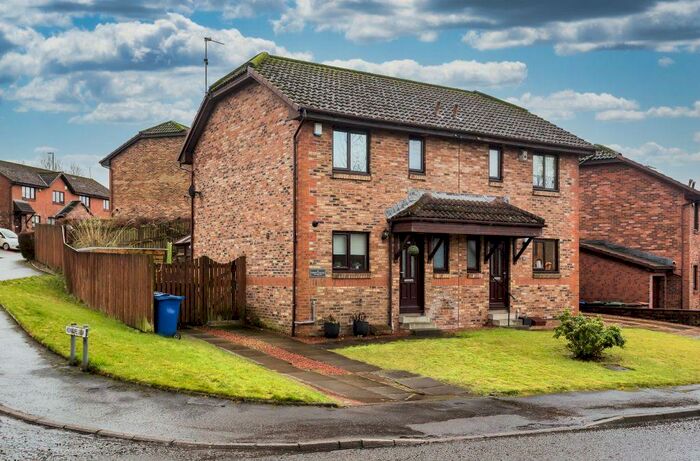 3 Bedroom Semi-Detached House For Sale In Linister Crescent, Howwood, PA9
