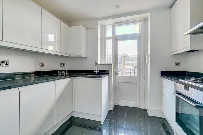 3 Bedroom Flat To Rent In Sussex Gardens, Bayswater, London, W2