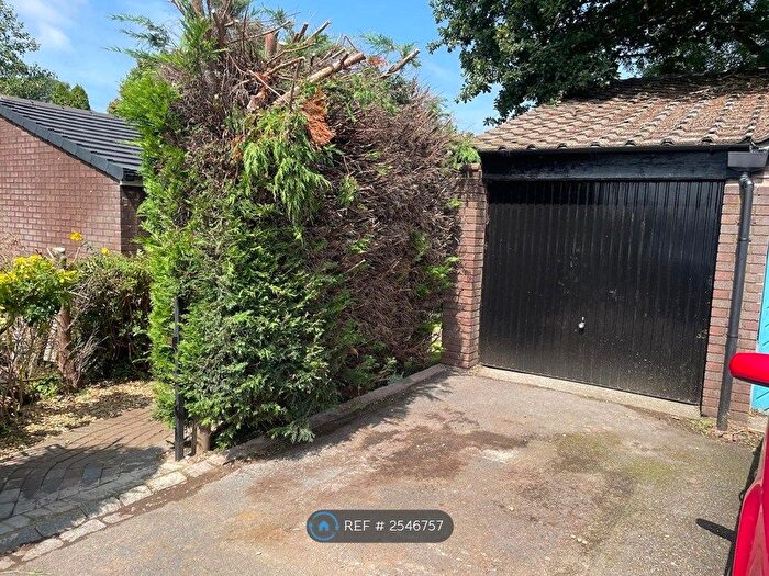 3 Bedroom Bungalow To Rent In Sparrowhawk Close, Palacefields, Runcorn, WA7