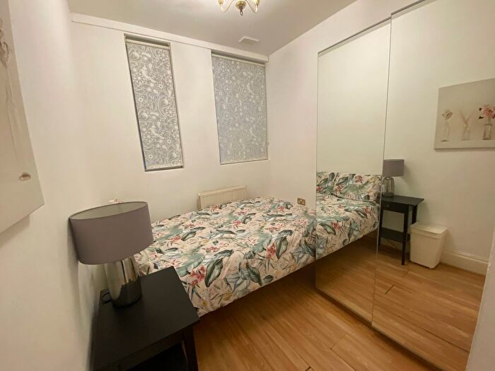 2 Bedroom Flat To Rent In Cromwell Road, London, SW5