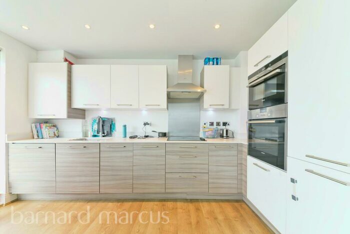 2 Bedroom Flat To Rent In Church Hill Road, Surbiton, KT6