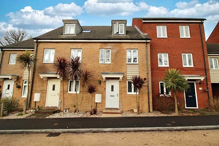 3 Bedroom Town House For Sale In Pomeroy Crescent, Hedge End, SO30