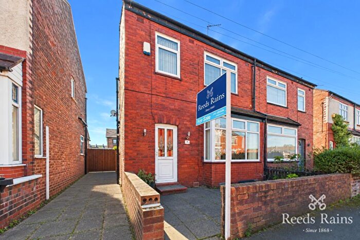 3 Bedroom Semi-Detached House For Sale In Westbourne Grove, Stockport, Greater Manchester, SK5