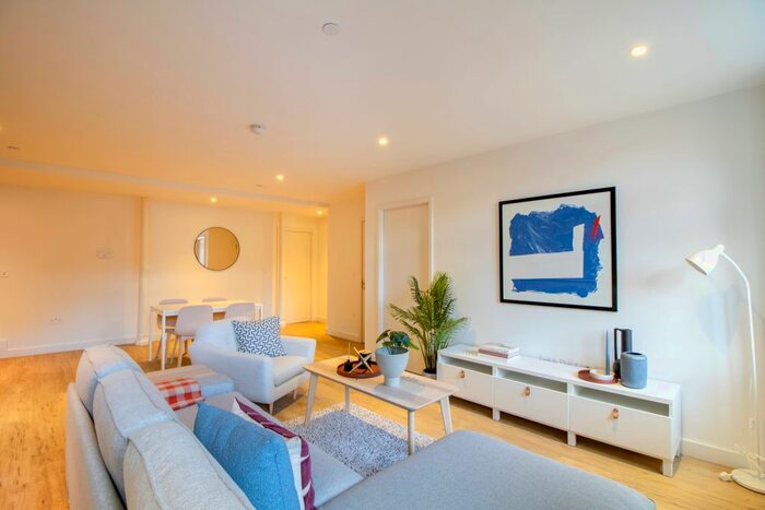 2 Bedroom Flat To Rent In York Place, Leeds, LS1