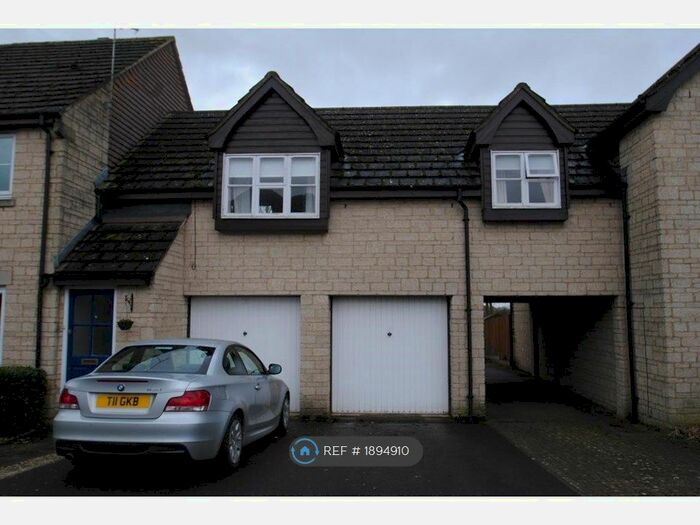 2 Bedroom Flat To Rent In Haygarth Close, Cirencester, GL7