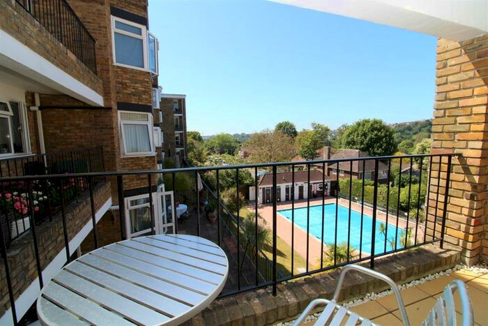 2 Bedroom Apartment To Rent In Varndean Drive, Brighton, BN1