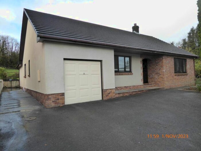 3 Bedroom Bungalow To Rent In Bronwydd Arms, Carmarthen, SA33