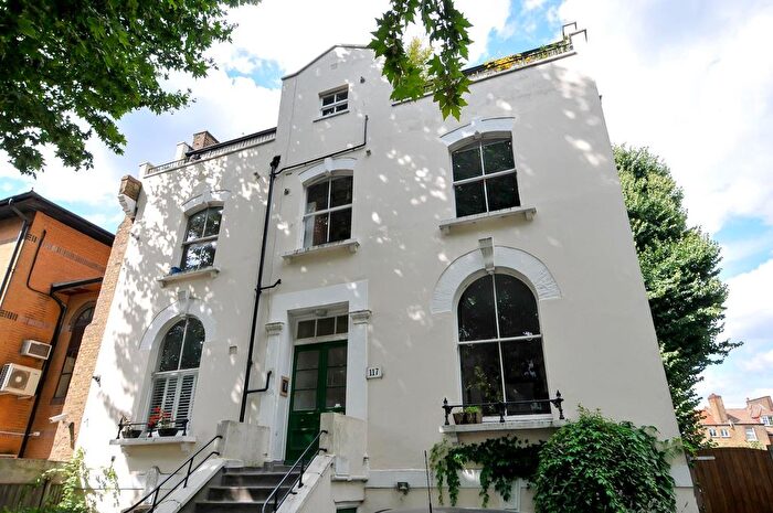 1 Bedroom Flat For Sale In Cazenove Road, London, N16