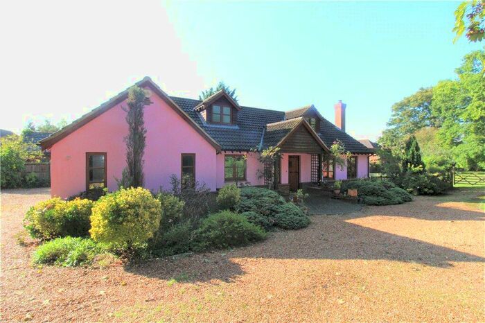 4 Bedroom Bungalow To Rent In Deep Spinney Cottage, Bromham Road, Biddenham, MK40