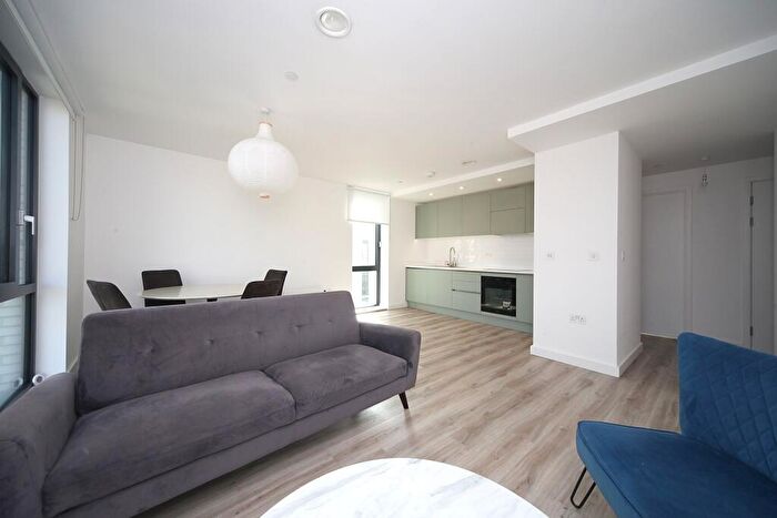 2 Bedroom Apartment To Rent In Viva Court, Kimpton Road, Luton, LU2