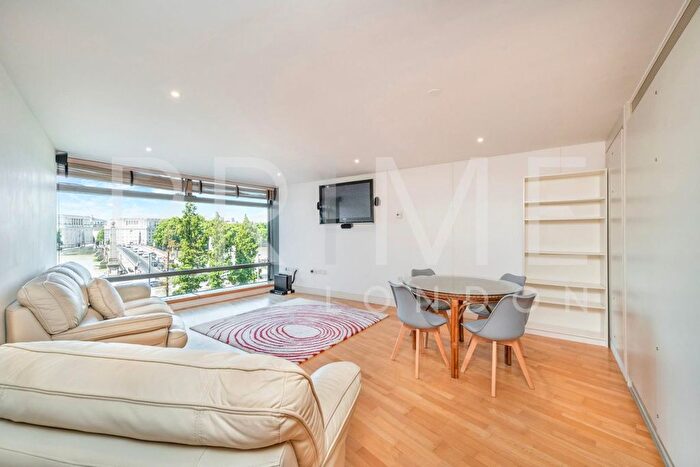 3 Bedroom Flat To Rent In Parliament View Apartments, Albert Embankment, London, SE1