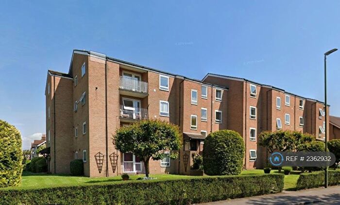 2 Bedroom Flat To Rent In Woodcote Road, Wallington, SM6