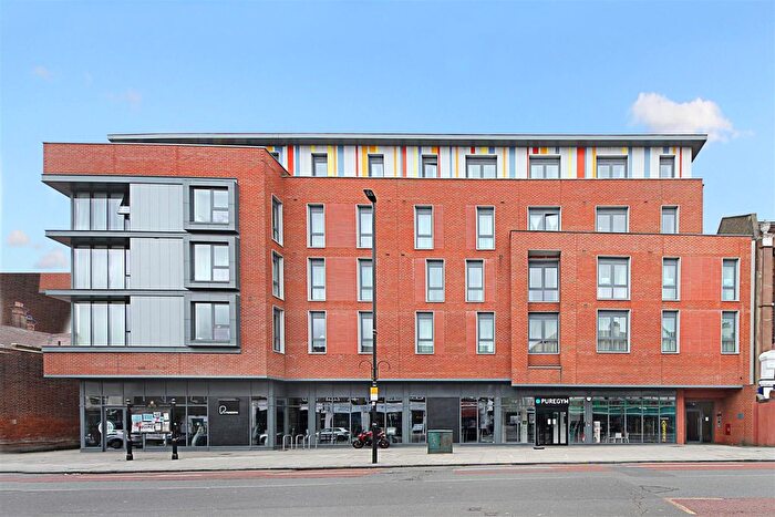 1 Bedroom Flat To Rent In Uxbridge Road, London, W3