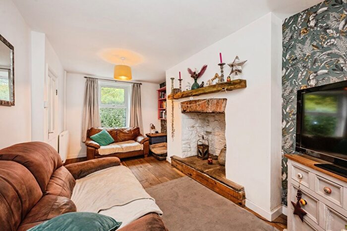 3 Bedroom End Terrace House For Sale In Crown Cottages, Ystradgynlais, Powys, SA9