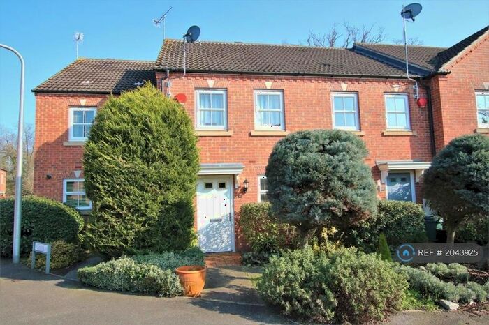 2 Bedroom Terraced House To Rent In Rosebay, Wokingham, RG40