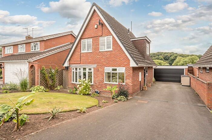 3 Bedroom Detached House For Sale In Reynolds Close, Swindon, DY3