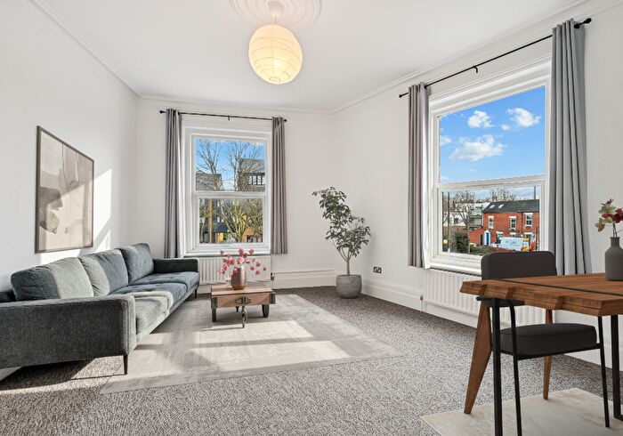 4 Bedroom Flat For Sale In Victoria Mansions, Hanwell, London, W7