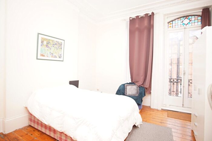 2 Bedroom Flat To Rent In Stanwick Road, London, W14