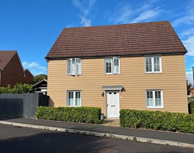 4 Bedroom Detached House For Sale In Bradbrook Drive, Longfield, DA3