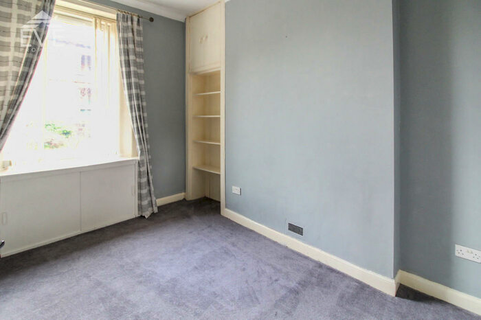 1 Bedroom Ground Flat To Rent In King Edward Street, Alexandria, G83