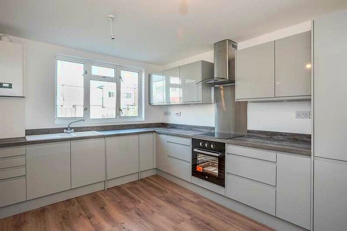 3 Bedroom End Of Terrace House To Rent In Juniper Square, Havant, Hampshire, PO9