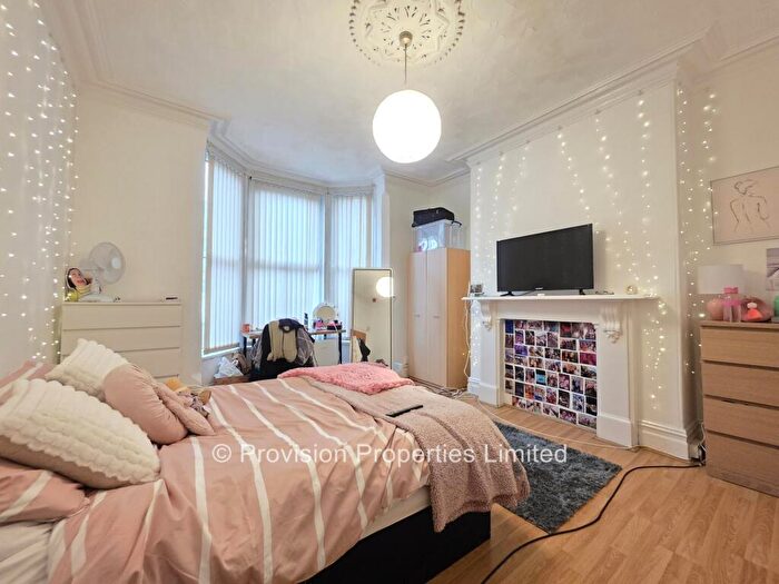 7 Bedroom Terraced House To Rent In Brudenell Mount, Hyde Park, Leeds, LS6