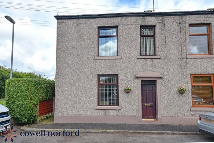 3 Bedroom End Of Terrace House For Sale In Hollin Lane, Bamford, Rochdale, OL11