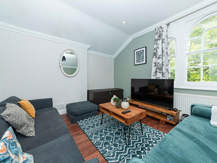 2 Bedroom Flat To Rent In London Road, Reading, RG1